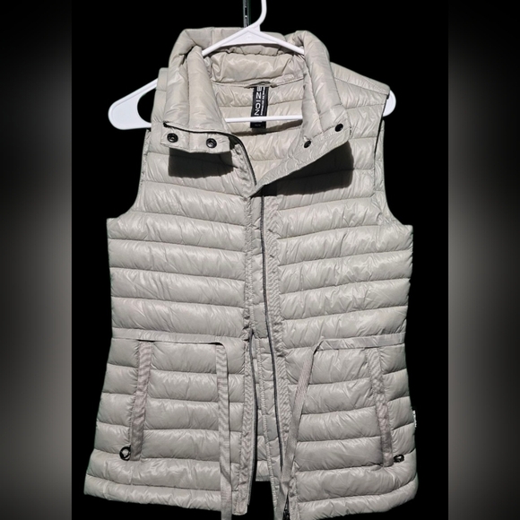 Noize Jackets & Blazers - Noize Light Gray Quilted Vest Size XS 18 PTP EUC